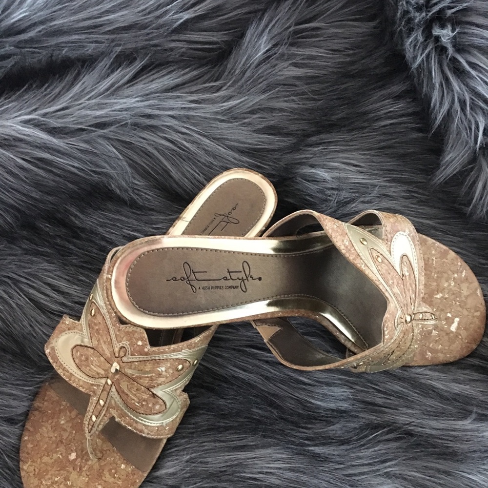 Shoe - Picture 2 of 3